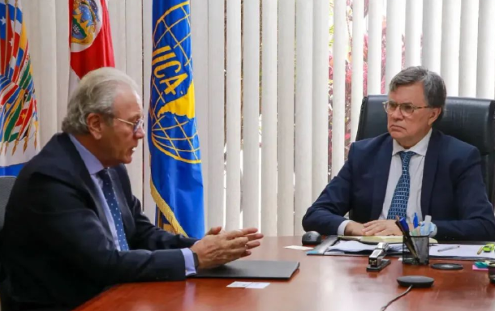 El IICA y la Secretaría General de la Comunidad Andina suscriben convenio para fortalecer sistema agroalimentario de países andinos