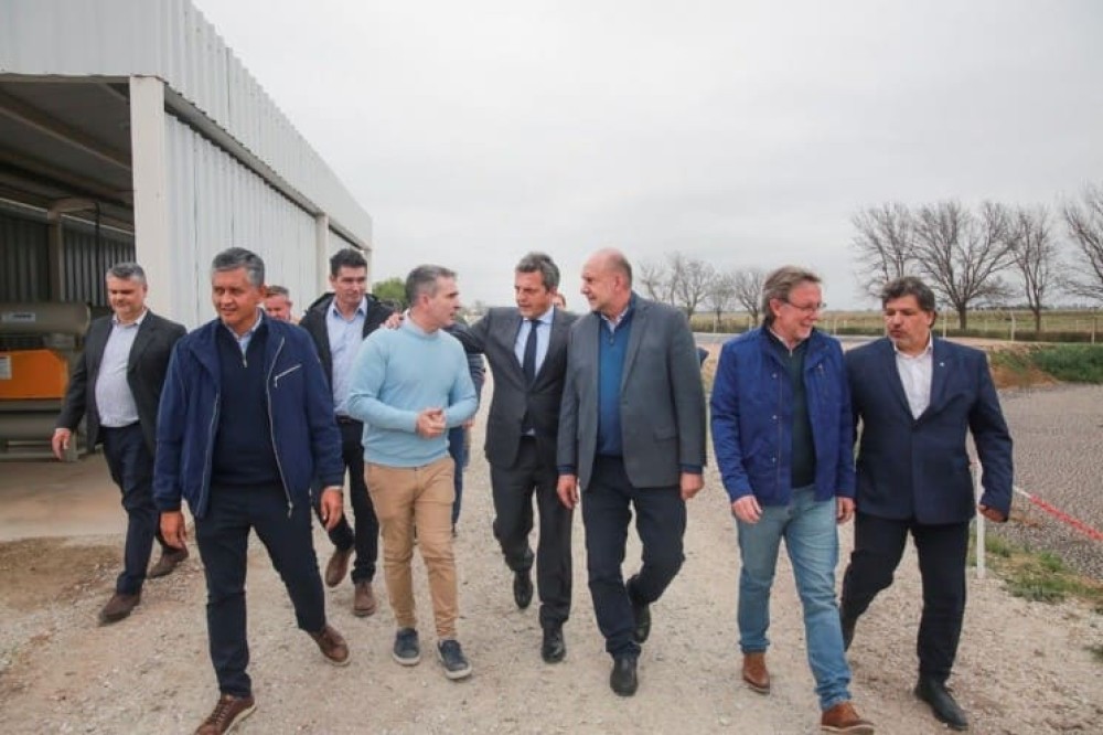 Argentina withdraws withholdings for three months from the dairy sector in exchange for a price freeze.