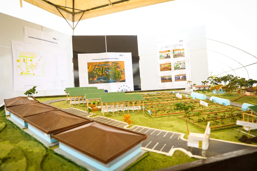 El Salvador announces the construction of the first Agricultural and Livestock Trade Development Center (CDCA) and the Strategic Production Center (CEPE).