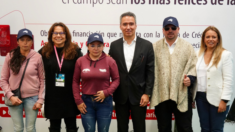 The Ministry of Agriculture and Rural Development of Colombia, through FINAGRO, and Davivienda join forces to deliver 14,000 100% subsidized insurance to farmers and small producers