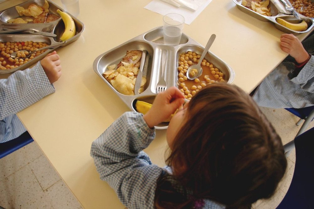 Programas de alimentación escolar en países de ingresos bajos y medianos bajos. Una revisión enfocada de la evidencia reciente de las evaluaciones de impacto