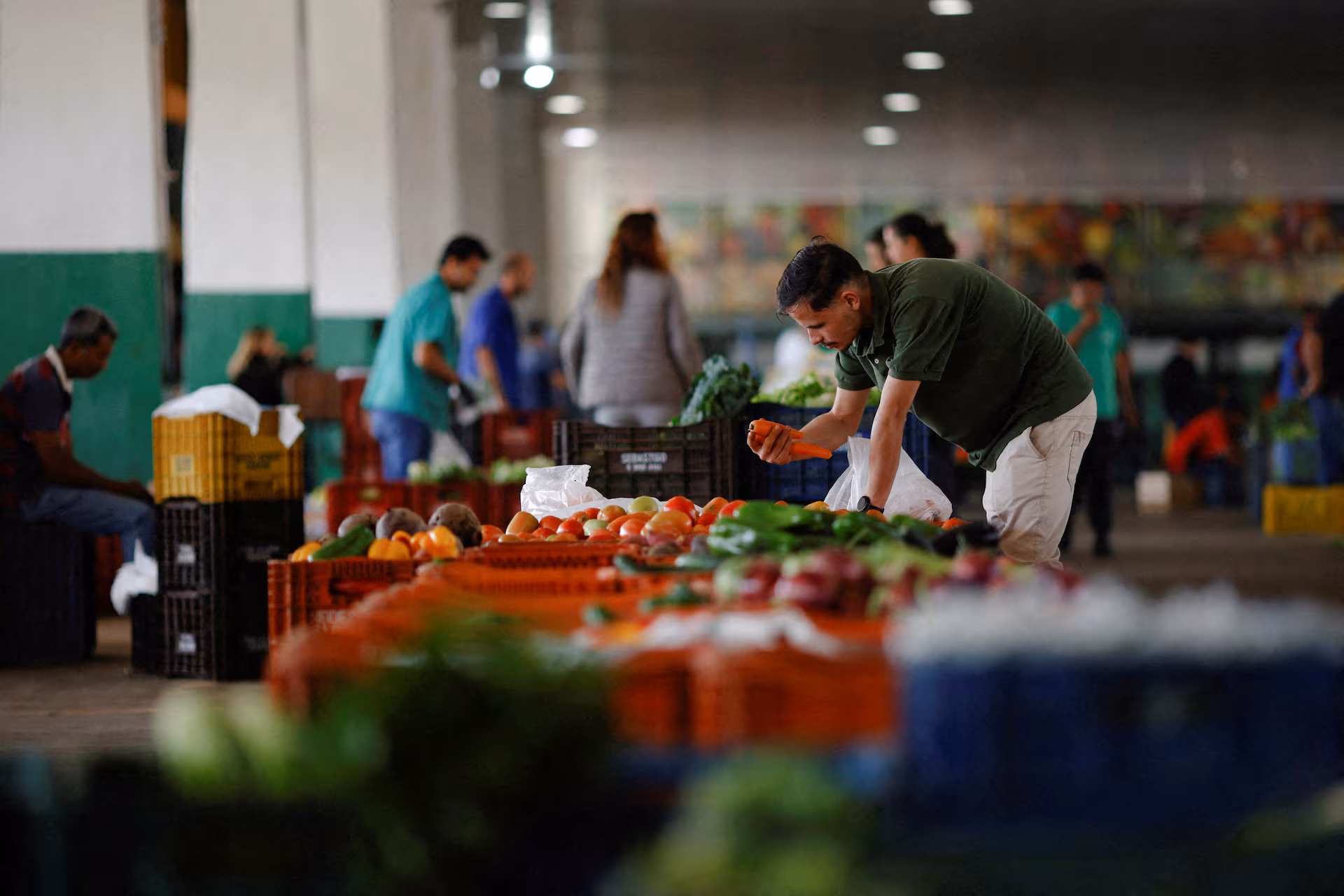 Brazil's Inflation Rises to 4.14% in March Driven by Higher Fuel and Food Costs