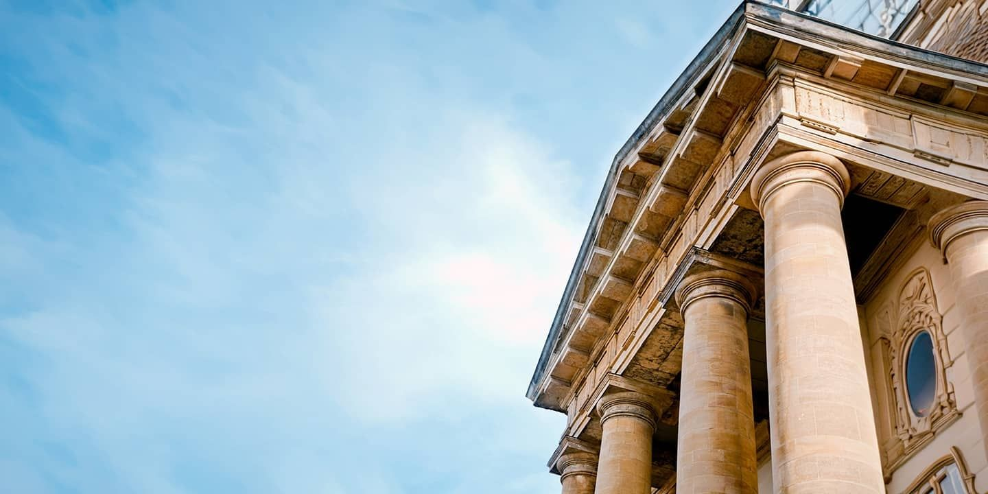 Cómo los bancos centrales de América del Sur se preparan para los riesgos financieros ambientales